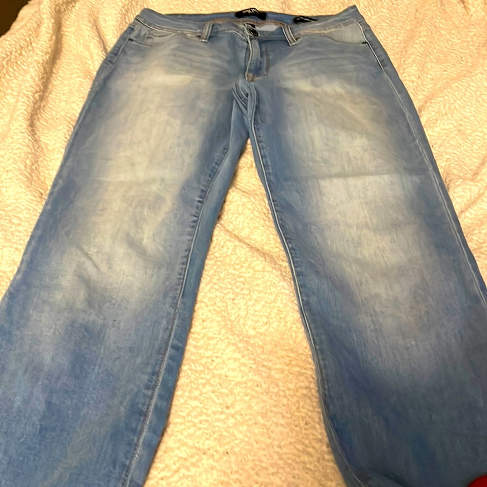 Nine West Taylor Cuffed Capri Size 10 jeans.